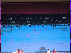 大学舞美灯光音响设备的性能如何？