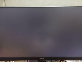 电脑显示器全黑但屏幕发白是什么原因？如何解决？
