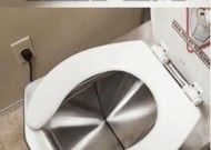在马桶里使用手机拍照可能产生的问题有哪些？
