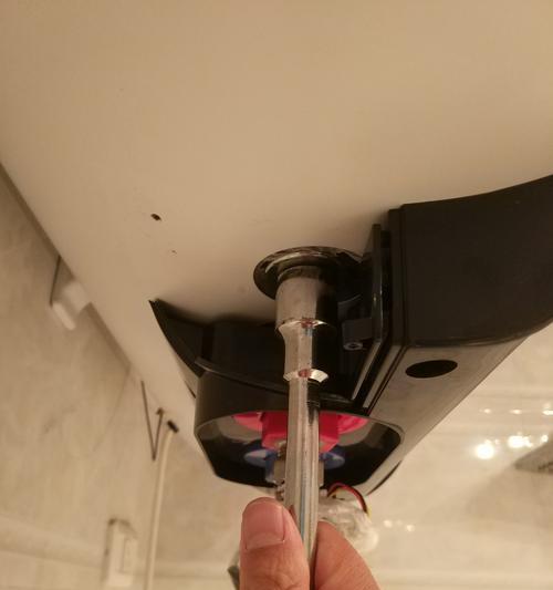 美的热水器出水热水管怎么拆？拆卸步骤是怎样的？  第3张