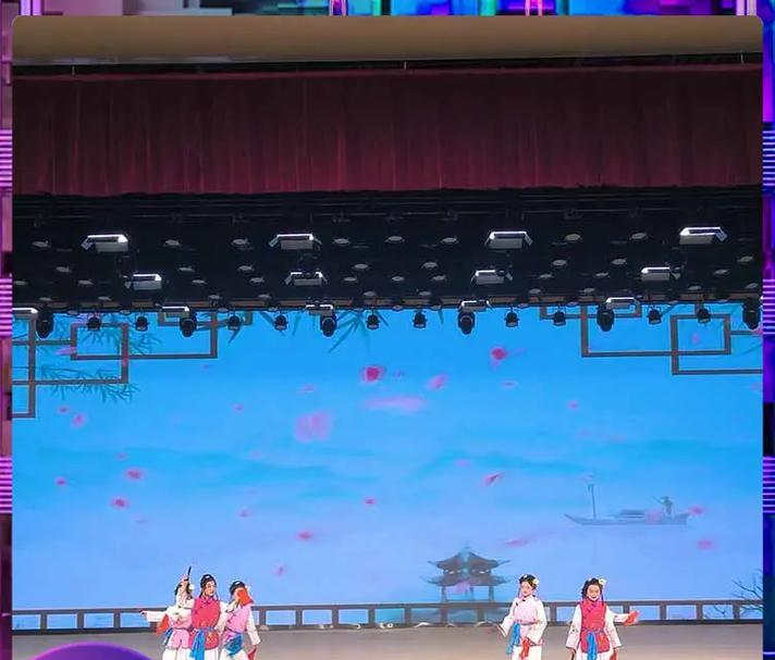 大学舞美灯光音响设备的性能如何？  第1张
