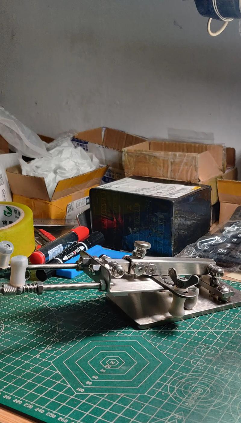 如何制作可动的手机支架？  第2张