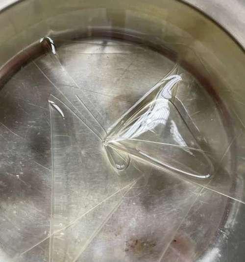 手机壳上的热明胶如何清除？清除过程中需要注意什么？  第3张