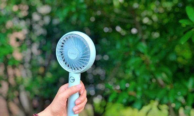 散热器风扇向下吹风如何调整？调整后效果如何？  第3张